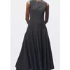 Casual Dresses Yenkye Spring 2024 Kvinnor Dark Grey ärmlös klänning O Neck a-line veck sexiga eleganta damer länge