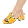 Scarpe per abiti più recenti designer di lusso tacchi alti sandali Donne a punta aperta Pompe da brevetto in pelle e decorate con appliques