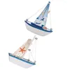 Dekorativa blommor 2 datorer Trädekor Segling Ship Model Sailboat Craft Desktop Wood Mini Dekoration Figurskontor