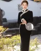 Robes décontractées élégants femmes Cheongsam à manches longues en dentelle en dentelle en velours qipao automne vintage vintage de style chinois robe de banquet vestide