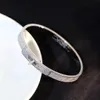 H armbandarmband vol diamanten volledig handgemaakt ingelegd met CNC Precision High Precision Pointed Goods Rechte Haar vrouwelijk licht luxe sieraden