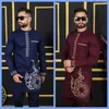 Tracksuits voor heren 2024 Agbada African Dress Groom Shirt en broek tweedelig pak Verjaardagsfeestje Nigeriaanse geborduurde Buba