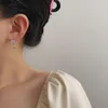 Nouvelles boucles d'oreilles à aiguille en argent à la mode unique et haut de gamme de conception de pierre de zircon Bloc Simplicité Couleur de coloration des femmes 3pd4
