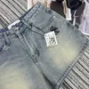 Frauen -Shorts -Designerin für Frühling und Sommer, Reduzierung des Alters, süßer mädchenhafter Stil, bestickt mit Buchstaben, heißen Diamanten, hoher Taille, schlanker Denim -Shorts Frauen PBMU