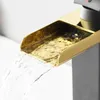 Badkamer wastafel kranen zwart gouden messing waterval bekken bekken