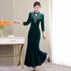 Vestidos casuais 2024 Autumn/Winter Dold Gold Velvet com espessamento Melhorar a textura Cheongsam Mother Skirt Banquet Host