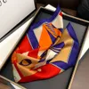 Koreansk version av Instagram -stil mångsidig dekorativ halsduk, Summer Thin Playing Card Printed Mulberry Silk Scarf For Women