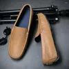 Sıradan Ayakkabılar Orijinal Deri Erkekler İtalyan Loafers Moccasins Daireler Üzerinde Kaydırılabilir Erkek Sürüş El Yapımı Ayakkabı