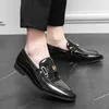 Casual Schuhe Slaser Männer PU Solid Metal Schnalle Dekoration bequeme Business-Kleider Fashion Klassiker großer Größe 38-47