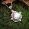 Colliers pendants forme de coeur en clair de lune blanc moon gemmstone incrusté collier enveloppe de fleur femmes élégants accessoires de bijoux de bal élégant cadeau