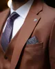 Fashion Men Pak Wedding Tuxedos Two Button ingekapte revers bruidegom Draag Formele Business 3 -stuks (jas+Vest+Pant)