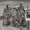 Arbetsklänningar Internet Celebrity samma stil 2024 Spring Catwalk Performance Big Sequined Shiny Camisole Girl Hip Skirt Suit