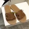 Designer Sandaler tofflor Luxury Leather Mules Flip Flops Black White Brown Low Heels Womens Slides Ladies Stylish Summer Beach Shoes Ceeline