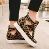 Fitness Shoes 2024 Women Wedge Sneakers Fashion Lace Up Vulcanized Leopard Aumento da Garota Hollow