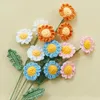 Dekorativa blommor DIY handstickad Daisy Flower Crochet Stick Bouquet Handgjorda konstgjorda alla hjärtans dag gåva bröllop heminredning