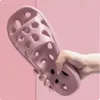 Slipisti Installano il bagno per sandali per doccia estiva femminile 2024 scarpe Eva perdite d'acqua per dispersione soffice designer di lusso da casa di lusso