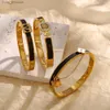 Charme bracelets en acier banglenewstyle s femmes bracele de luxe bijoux de créateur de luxe 18k plaqué en acier inoxydable mariage rs donnant des accessoires en gros L46