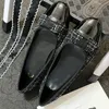 Frühling Neue spitze flache Schuhe berühmte weibliche Designerin luxuriös maßgeschneiderte importierte Superfiberfaser Leder Casual Schuhe Klassische Leder -Sohle High Heels