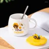 Tasses dessin animé abeille en céramique Belle cuillère à tasse avec tasses à café en couverture et année pour le thé.