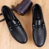Повседневная обувь 2024 Вождение мужчин Мокасины скользит на лофелях Дизайнерская мужская обувь Zapatos de Hombre