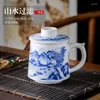 Ensembles de voitures en porcelaine bleue et blanche avec tasse de bureau de doublure jingdezhen peint à la main de thé en céramique brassage d'eau chinois