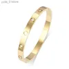 Bracelets de charme 6 mm Titanium Steel Cuff S Gold Silver and Rose Woman Man Luxury Bangles Couple Jewelry R Gift L46