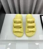 Sandales à trois barres de diamant en cuir d'été femelle Sandales plates décontractées 2024 Nouveau style