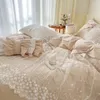 Conjuntos de ropa de cama de lujo de cuatro piezas Syle Girl Heart Heart Cotton Pastoral Lotus Lace Lace Caki Net Rojo de alto grado