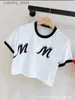 تي شيرت MUI Womens T-Shirt Designer Sirt Summer Summer Micro Label Print Short Short Seved T-Shirt مع Egant Girl Styly Age and Fashionab Sty Vox7 L46