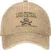 Top kapaklar komik şapka viski ve puroları sever belki 3 kişi erkek baba vintage