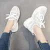 Fitnessschuhe Frauen Mode -Sneaker für weiße Plattform Chunky Casual Woman Schnüre Designer Mesh atmungsaktiven Tennisinnen weibliche Trainer