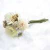 Dekorativa blommor Romantisk simulerad Daisy European Chrysanthemum Flower Arrangement Bröllopsdekoration Rum Layout Liten bukett