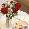 装飾的な花10 pcsバラの花のようなフェイクジプソフィラシルクのバラと人工ベビーブレスロングステムSブーケ