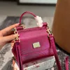 Klassiker Crossbody Bag Designer kleine Handtaschen Geldbörse im Reißverschluss Taschen -Magnetknopf Abnehmbares Riemen mehrere Farben Frauen Umhängetaschen Großhandel Großhandel