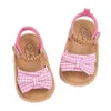 Sandalen Meckior zomer babymeisje schoenen boog plaid babys tuin geboren anti-slip rubberen bodem eerste wandelaars