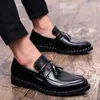 Повседневная обувь мужчины кожаные лоферы Retro Tassel Slip на удобной мужской Flat Fashion Style Style Sepatu Pria II