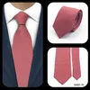 Clats de cou Tie en soie en polyester super doux pour la mode masculine 7cm décolleté pour les affaires pour hommes Conférence Business Gravata roman coloré