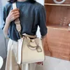 Bag designer produkter 2024 mode axel messenger square underarm handväska