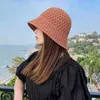 Chapeaux à bord large seau de godet filles chapeau de soleil large Cork Summer adapté aux plages pour femmes Panama Grass Dome Backet tissé Q240403