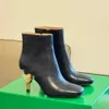 Botas de diseño de lujo para mujeres de alta calidad Botas desnudas de tacón alto tacones cuadrados elegantes tacones 35-41