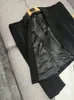 Spring Automne Black Color Color Slim Blazers High épaule à manches longues Lape-Lapel Classics Coats O4M252260