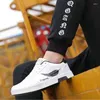 Chaussures décontractées Sneakers Spring Men's White Sports Fashion Male Chaussure en cuir masculin Zapatillas Chaussure Homme Flat tenis masculino