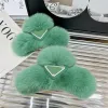 Faux Leder Stirnband Haare Clips Barrettes Flauschige Haarklammern Designer Frauen Luxurys Haarnadel Fuzzy Letter Claw Clip Pelzige Winter warme Haare