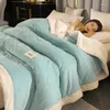 Decken Dreischichtig eingedickte Decken Bettdecke Winter Warm Flansch Koralle Fleece Doppelstudenten Nickerchen