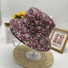 Chapeaux à bord large seau Bodet extérieur petit pêcheur de pêcheur de fleurs printemps et d'été pour femmes travail agricole imprimé seau de soleil de soleil cueillette Q240403