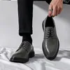 Casual Shoes 2024 Fashion For Men Lace Up Leather Spring and Autumn Solid ökar höjden Chunky Heels Affärsarbete