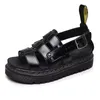 Designerplattform Sandaler för kvinnor Män Gladiator Sandal Triple Black White Patent Leather Slides Strap Buckle Zip Slide Mens Womens Sliders Outdoor Shoes