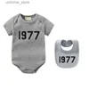 Rompers ess Newborn Rompers sätter Baby Cotton Jumpsuits Set Short Sleeve Clothes Designer för Girls Boys Romper 1977 Kids Jumpsuit Luxury Bodysuit Cyd24010404-6 L47