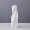 Vazen Noordse INS -stijl Minimalistische zwarte witte vaas Geometrie Twend -vormige keramiek Decoratie Home Jarrones El ornament