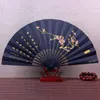 Dekorativa figurer Klassiska män Folding Fan Chinese Bamboo Craft Silk Hanfu Cosplay Gentlemen Hand Portable Ventilador